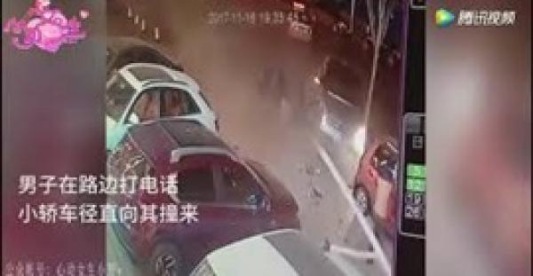 رجل محظوظ يهرب من الموت مرتين في ثوان (فيديو)