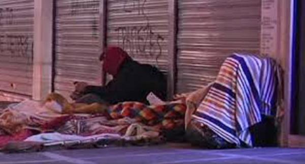 مصففو شعر أسبان يقدمون حلاقة مجانية للمشردين