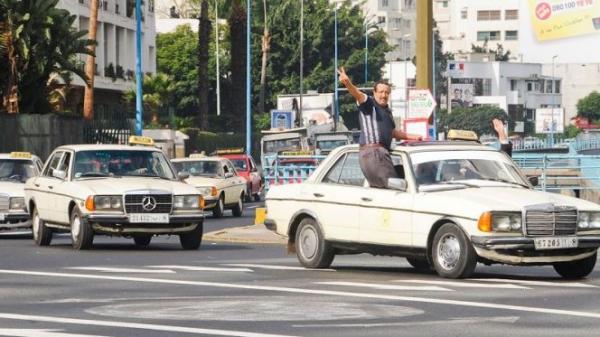 عامل مكناس ينتصر للمواطنين ضد سائقي الطاكسيات ويقرر اللجوء إلى القضاء
