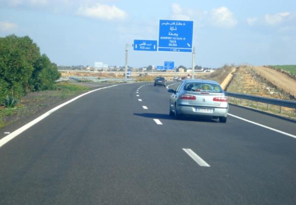 توقف حركة السير يوم غد الجمعة على مستوى مقطع من الطريق السيار الرابط بين وجدة وفاس