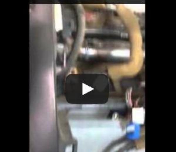 شاب يعاقب فأرًا دمّر سيارته الجديدة من الداخل وحولها إلى خردة