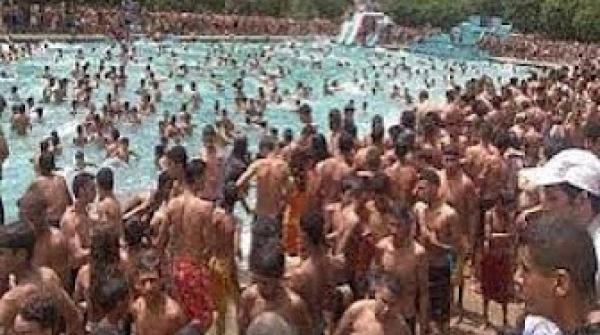 شاهد .. اكتتظاظ غير مسبوق بالمسبح البلدي مكناس