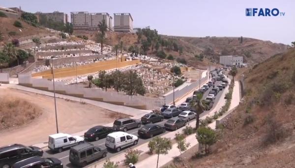 لن تصدق طول طابور السيارات القادمة عبر سبتة