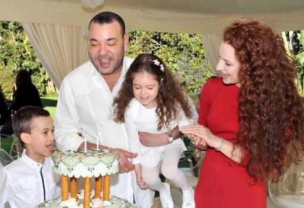 تهنئة : الأمير الجليلة " للا خديجة " تحتفل اليوم بعيد ميلادها العاشر