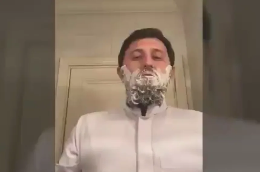 داعية سعودي يحلق لحيته بسبب السماح للمرأة بقيادة السيارة