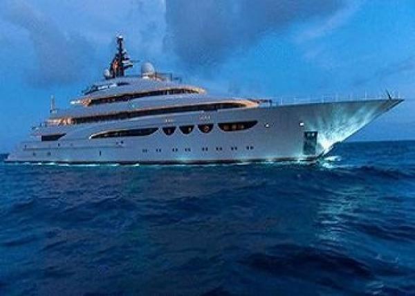 طالب أمريكي يحصل على "يخت" هدية بمناسبة رسوبه في الثانوية