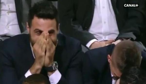 فيديو : فرنسية "إبرا" تثير "سخرية" زملائه في الفريق