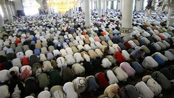 ما حكم صلاة الجماعة ؟