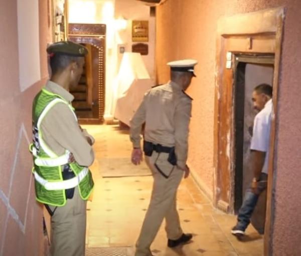 كادت أن تحدث فاجعة.. الإيقاع بعصابة كنوز بعد حفرها خندقا عميقا بأحد رياضات مراكش ومهندس في حالة فرار