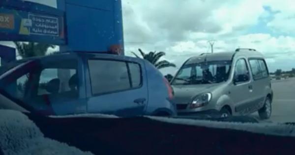 سيارات أشباح بمحطات إفريقيا لأيهام الناس أنها ممتلئة