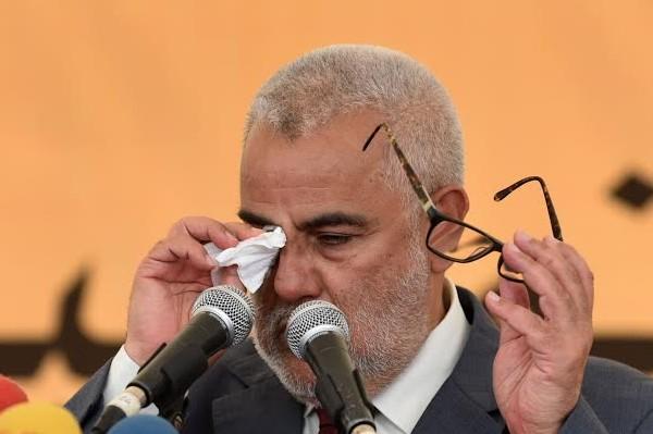 مرة أخرى...بنكيران ينهار باكيا أمام مناصريه بمراكش