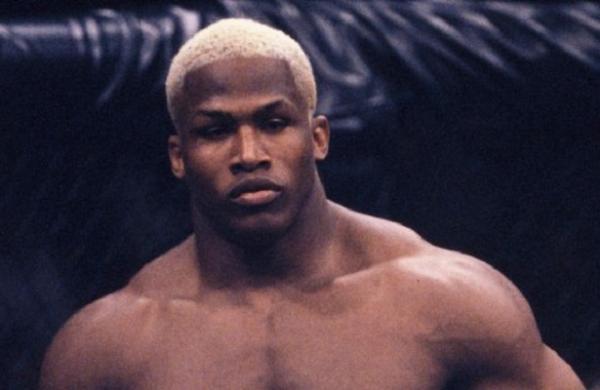 يوم اسود في تاريخ الـ UFC بعد وفاة الوحش الامريكي كيفين رانديلمان .. فيديو