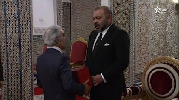 الملك محمد السادس يستقبل والي بنك المغرب بقصر تطوان