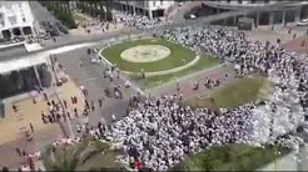 طوفان بشري يجتاح شوارع الرباط للمطالبة بإسقاط التعاقد