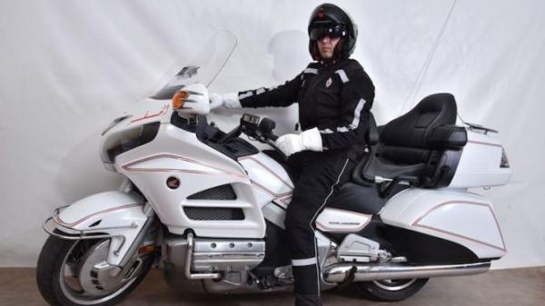 بالصور: الأمن الملكي بأزياء جديدة