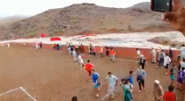 فيديو جديد لفاجعة تارودانت يظهر اللحظات الاولى للسيول من منصة الملعب