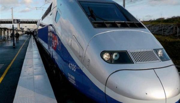 صدمه قطار فاعتقلته الشرطة للإضرار بالأملاك العامة