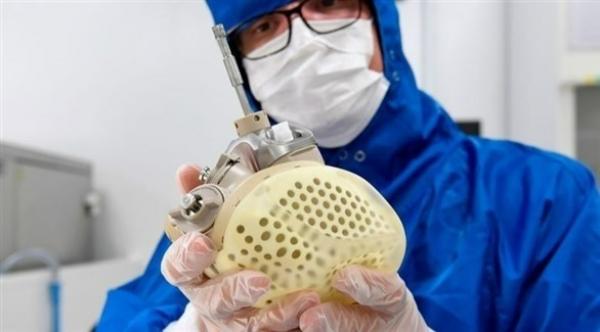 تجربة سريرية لأول عملية زرع قلب اصطناعي كامل