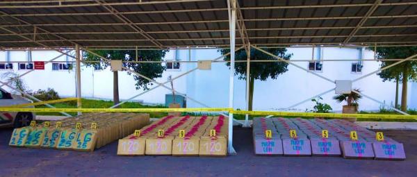 "ضربة معلم" ... أمن مكناس يجهض عملية كبرى لتهريب 9 أطنان من المخدرات بعد ضبطها في مكان لا يخطر على البال