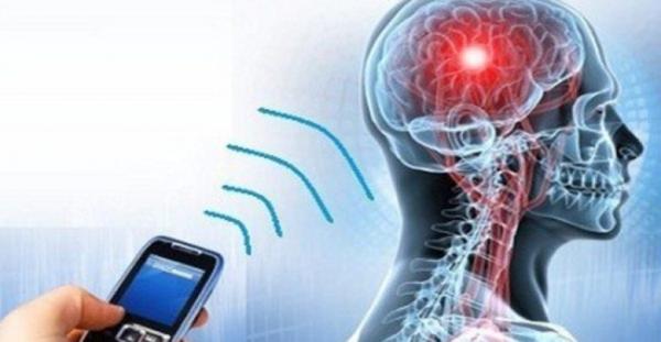 دراسة تُحذر: إشعاع الهاتف المحمول يؤدي إلى اصابة الدماغ بهذا المرض!!
