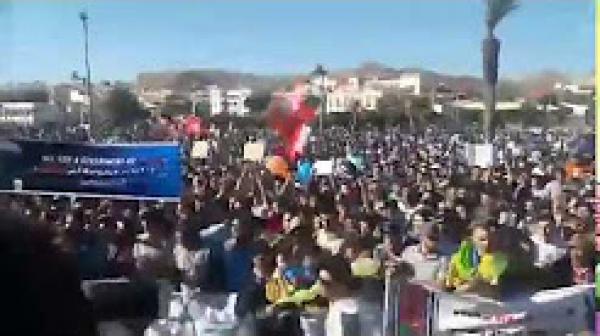 هجوم حاد على حكومة العثماني في مسيرة الحسيمة