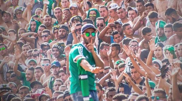 الأهلي السعودي يتعاقد مع المشجع الرجاوي الشهير "سكوادرا"