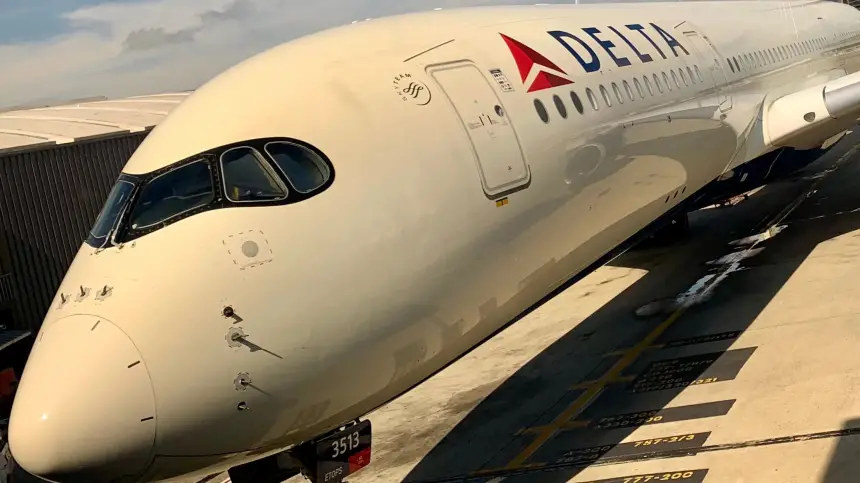 توقيف طيار داخل قمرة القيادة فور هبوط طائرته في سان فرانسيسكو بتهم خطيرة