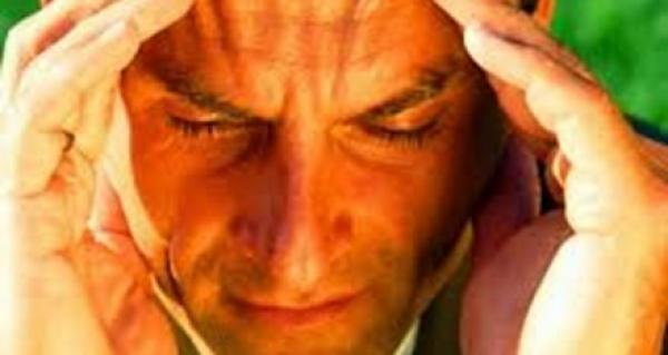 الذكور أكثر عرضة للصداع بعد العلاقة الجنسية