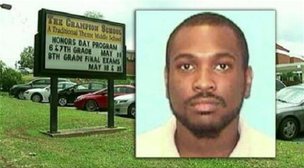 طرد معلم أمريكي حول فصله الدراسي إلى وكر للرذيلة