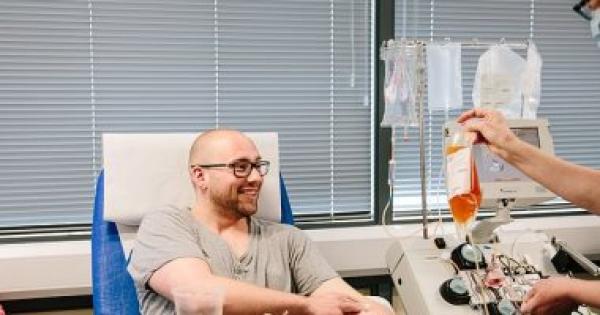 هل تبرع الحاصلين على لقاحات كورونا بالدم يشكل خطرا على الصحة؟