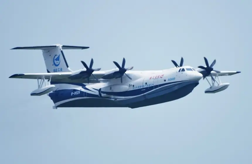 الصين تنتهي من اختبار أكبر طائرة برمائية في العالم