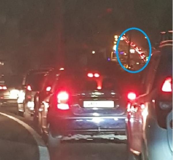 ويتواصل الاختناق...مواطنون يعلقون لساعات بين واد لو وتطوان وهذا ما أثار غضب السائقين