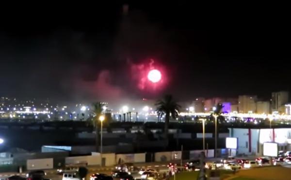 احتفالات عيد العرش شهب اصطناعية في سماء كورنيش طنجة