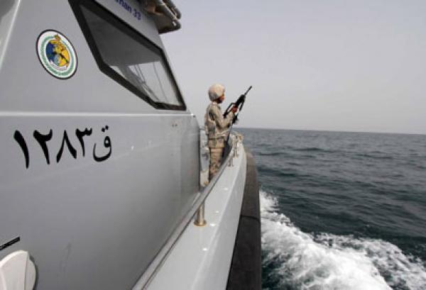 الحوثيون يهاجمون فرقاطة سعودية بزورق انتحاري