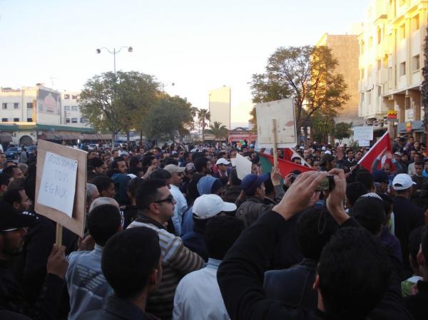 بعد الحسيمة : سكان مدينة أكبر إحتياطي من " الفوسفاط " في العالم يخرجون للاحتجاج في الشارع و هذه مطالبهم