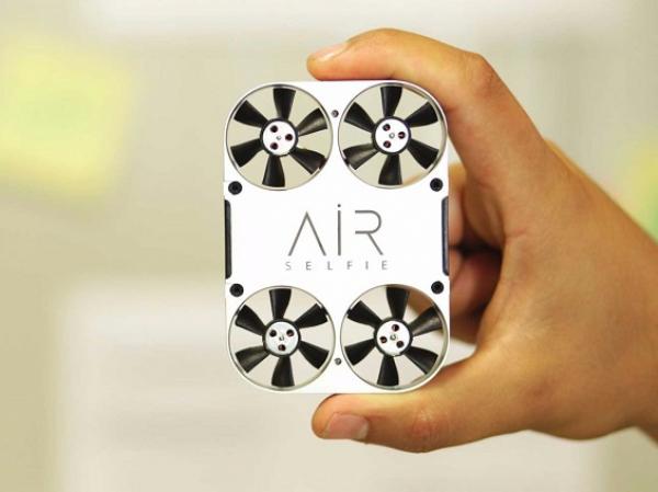 بالفيديو: غطاء هاتف يتحول لطائرة درون لالتقاط سيلفي