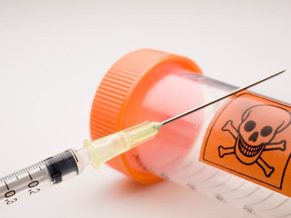 مراكش.. محاولة انتحار سائح فرنسي بعد قتل طفليه بحقنة مشبوهة والأمن يدخل على الخط