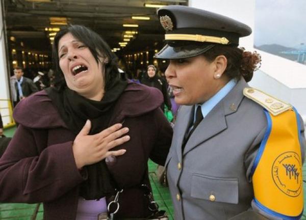 نازح جزائري يحكي كيف هددت قوات القذافي بقصف الباخرة المغربية التي أقلت ألفي نازح عربي من ليبيا