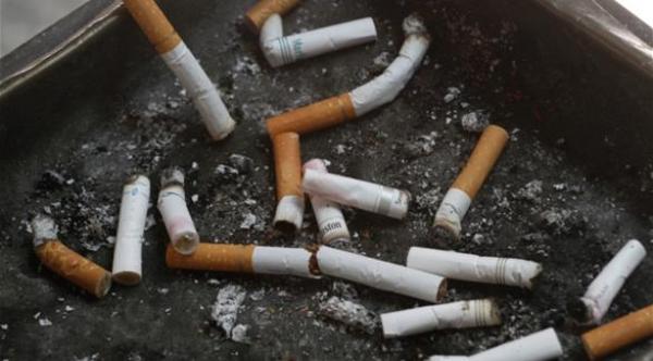 مطعم في برشلونة يقدم لك مشروباً مجانياً مقابل أعقاب السجائر