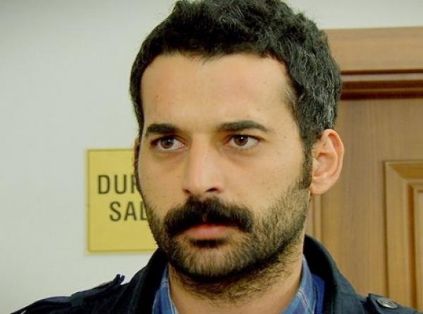 الممثل التركي أورهان شيمشك يقتل والده بوحشية ويُسلِّم نفسه