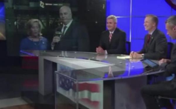 بالفيديو: نائب أمريكية تنقب أنفها على الهواء في لقاء تلفزيوني