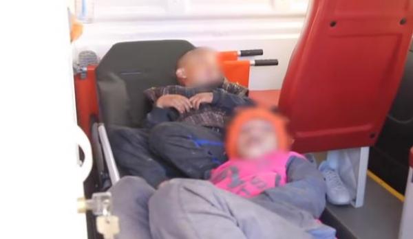 أب يجبر أطفاله الثلاثة على شرب الماء القاطع انتقاما من زوجته