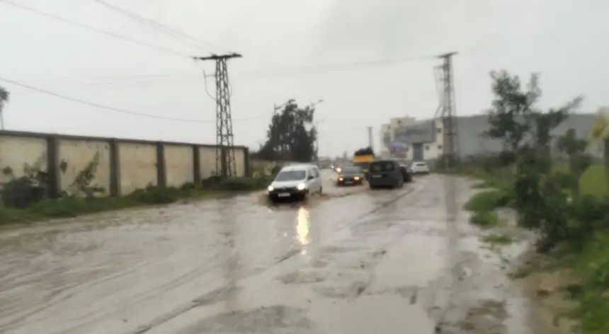 الأمطار تكشف هشاشة البنية التحتية وتغرق شوارع بسكورة في برك مائية