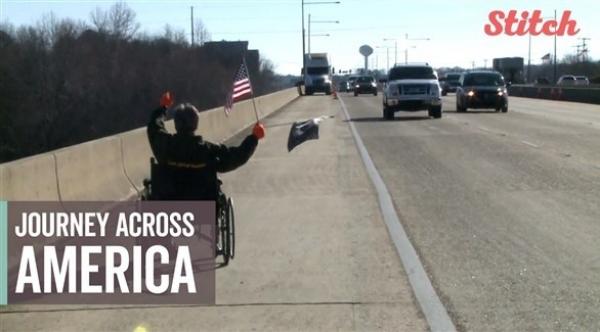 ينطلق برحلة على كرسي متحرك ليصافح شخصاً في كل ولاية