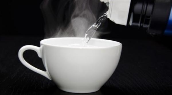 6 فوائد لشرب الماء الدافئ منها إنقاص الوزن