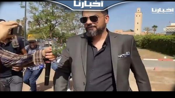 زوج دنيا باطمة يغادر المحكمة غاضبا بعد انتهاء أولى جلسات دعوى الطلاق