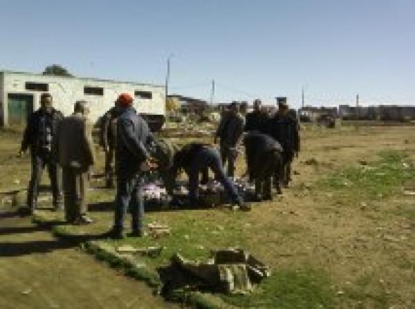 السلطة المحلية بمدينة البئرالجديد تحرق أزيد من 70 قنينة شيشة