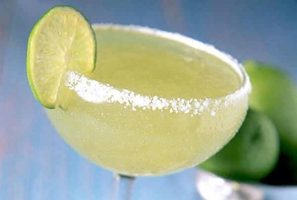 تعرف على الفوائد الصحية لعصير الليمون