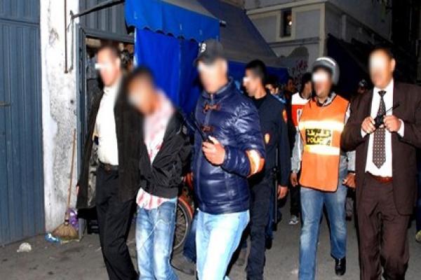 الأمن يحقق مع متهمين استولوا على مبالغ ضخمة جدا عبر النصب باسم " أمراء " و مسؤولين كبار في الدولة