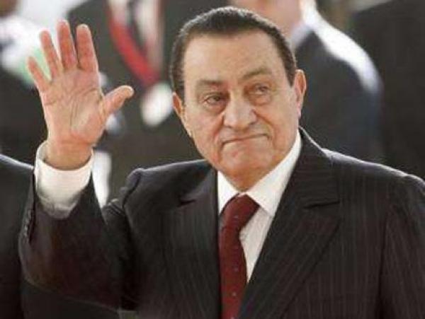 مسؤول مصري \"بارز\" يؤكد أن مبارك لن يتخلى عن السلطة